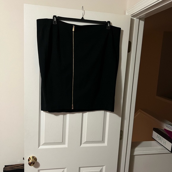 Vince Camuto Skirt - Picture 2 of 12